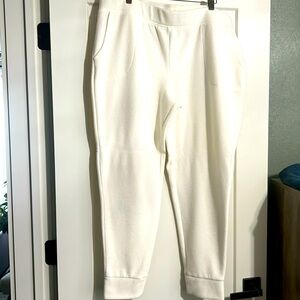 Denim & Co pant, size XL.  The inside is very soft!  New, never worn